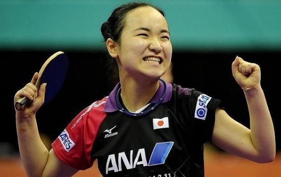 50分库！库里关键三分反超比分，已经投进12记三分砍下50分.